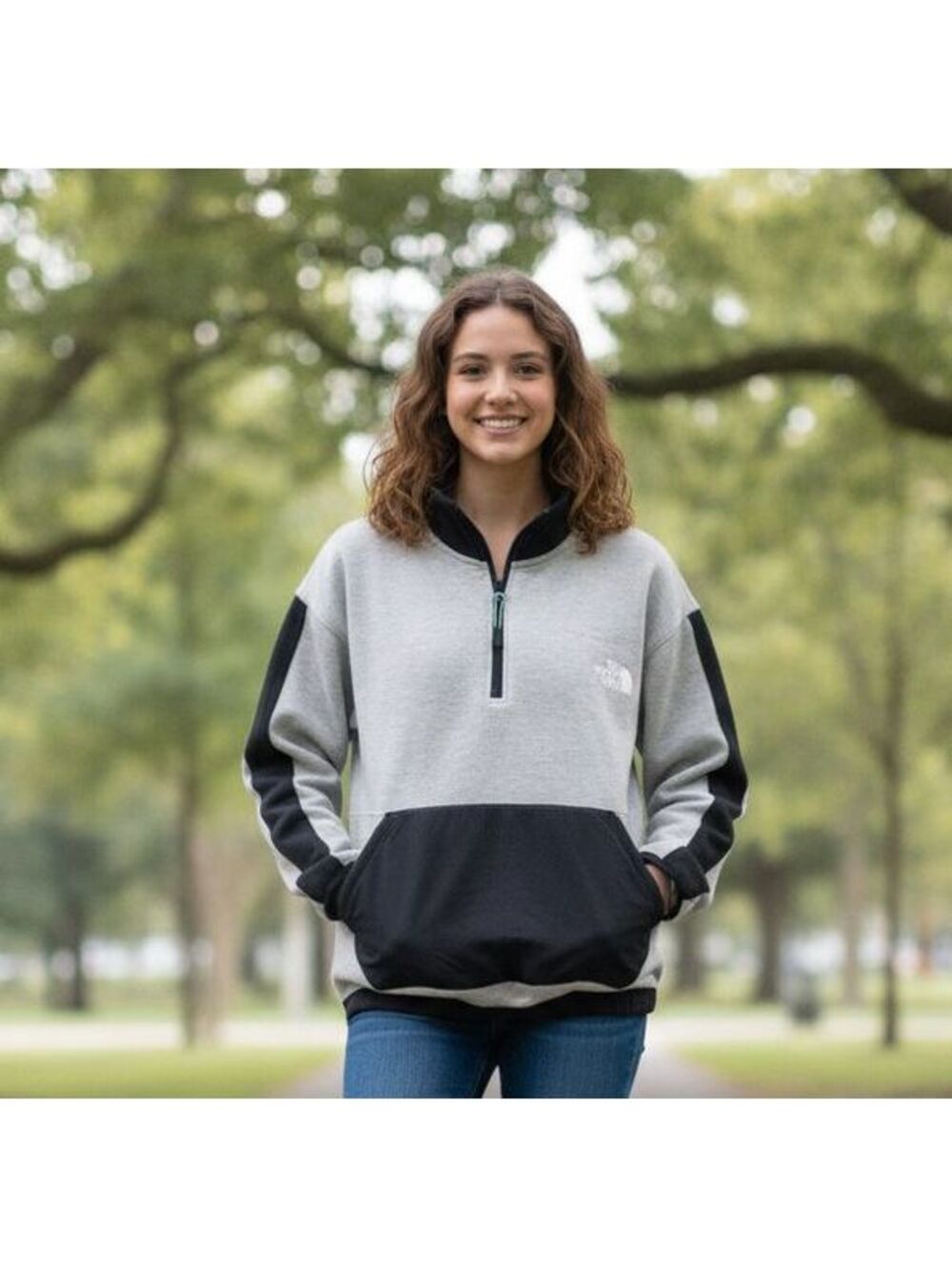 The North Face Women's Pullover Half-Zip Sweatshirt in Gray and Black, Size S
